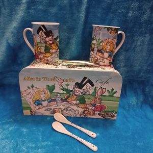 Alice In Wonderland Mug & Spoon Set with Case • 2010 Cardew Design • New